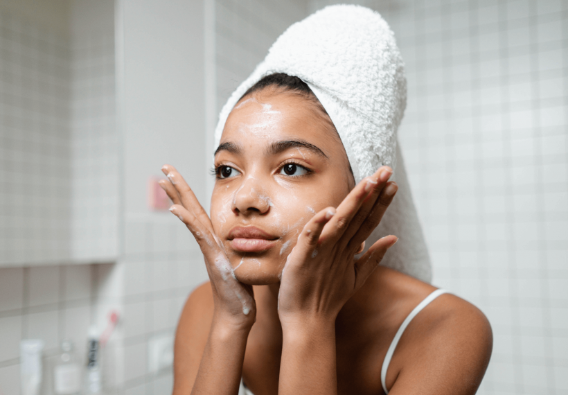Led anti-âge médicale vs les masques led à la maison