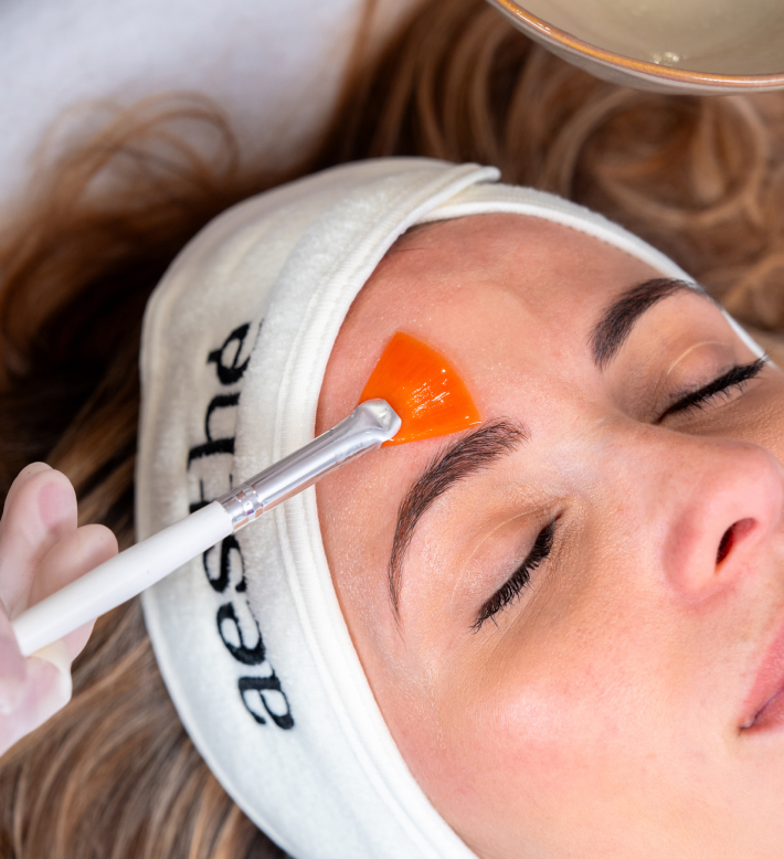 Glass Skin : la tendance beauté de 2024 pour avoir une peau glowy 4 Séance de Glow Plus