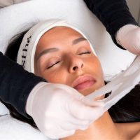 Séance de peeling superficiel dans le centre aesthé Lille